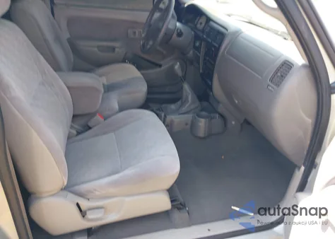 2001 Toyota Tacoma из США, поврежденный, VIN 5TEVL52NX1Z808327